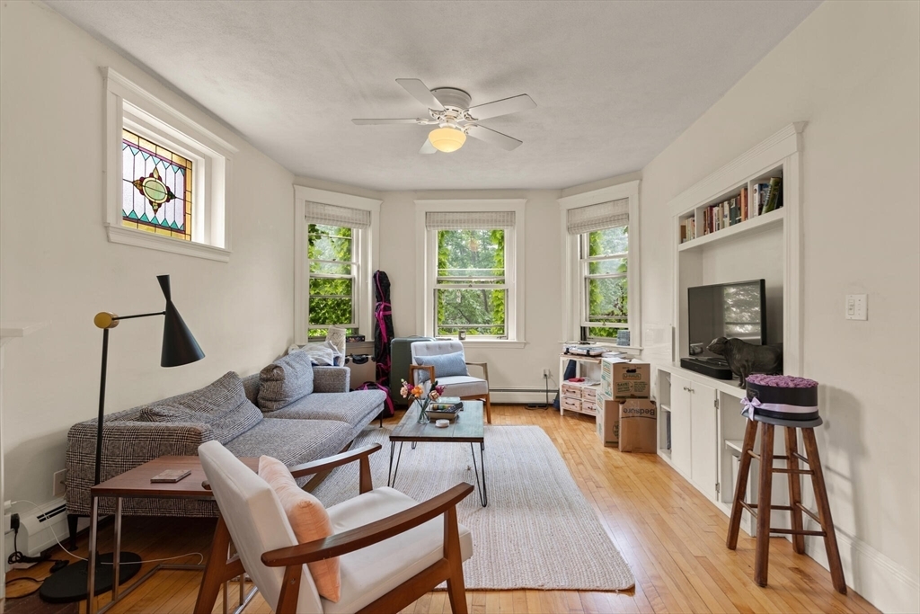 318 Harvard St, Unit #1 in Cambridge, MA - Building Photo