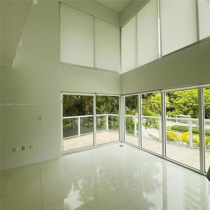 1650 Brickell Ave in Miami, FL - Building Photo