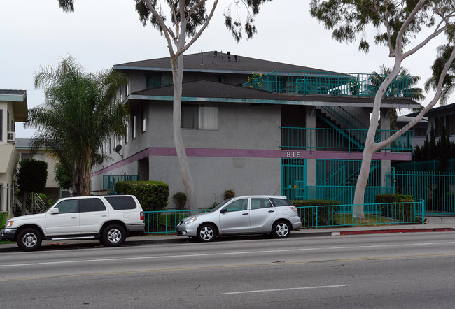 815 Centinela Ave in Inglewood, CA - Foto de edificio - Building Photo