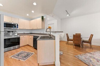 1803 N Flagler Dr, Unit 204 in West Palm Beach, FL - Foto de edificio - Building Photo