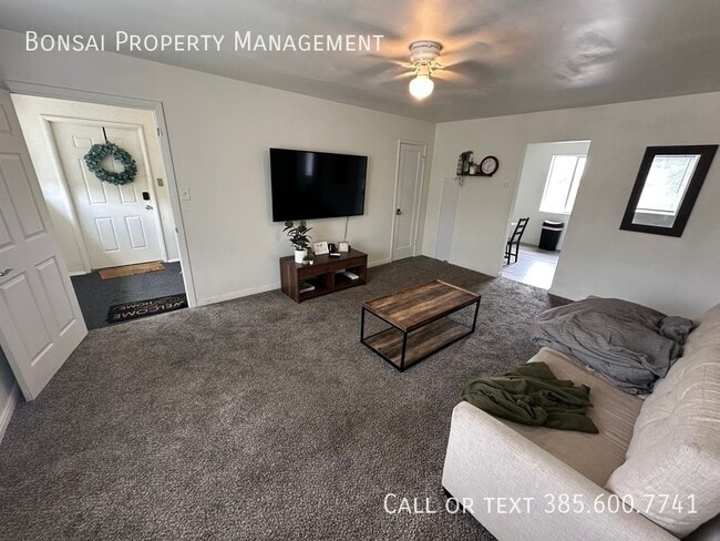 997 Chapel Dr in Bountiful, UT - Building Photo - Building Photo