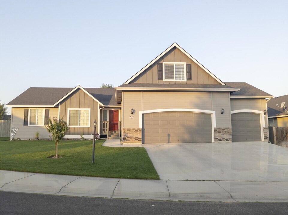 611 N Kayden Way in Meridian, ID - Building Photo
