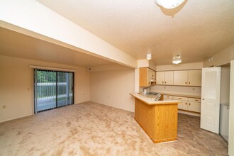 Windmill Lakes Apartments in Holland, MI - Building Photo - Building Photo