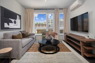 51 S Broadway in White Plains, NY - Building Photo