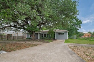 7702 Darnay Dr in Houston, TX - Building Photo - Building Photo