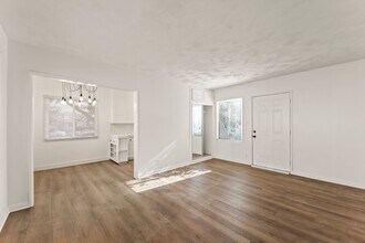 12107 Washington Pl, Unit 12107 in Los Angeles, CA - Building Photo - Building Photo