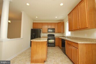 43975 Eastgate View Drive in Chantilly, VA - Building Photo - Building Photo