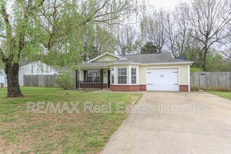 3235 W Wildflower St in Fayetteville, AR - Building Photo - Building Photo