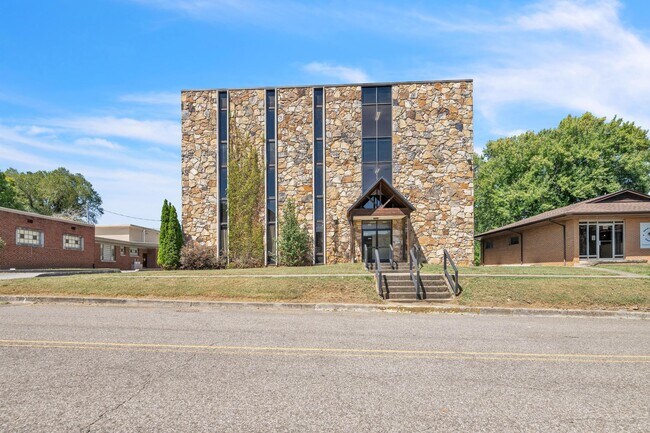 Northpoint Apartments in Harriman, TN - Building Photo - Building Photo