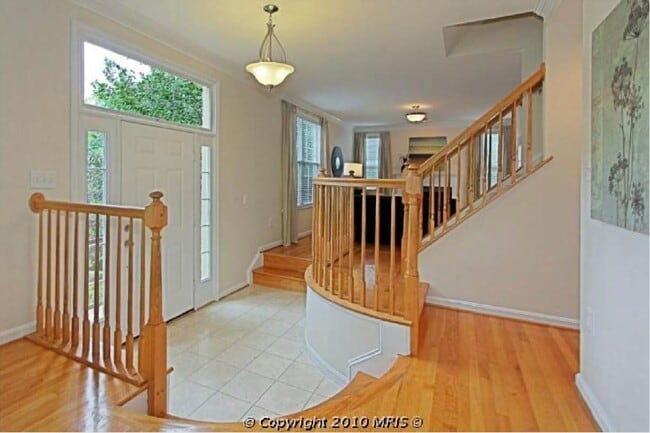6254 Taliaferro Way in Alexandria, VA - Foto de edificio - Building Photo