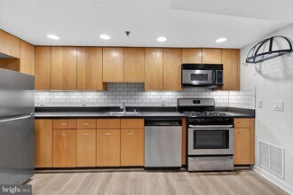 36 Moore St in Princeton, NJ - Building Photo - Building Photo