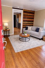 2321 Spruill Ave in North Charleston, SC - Foto de edificio - Building Photo