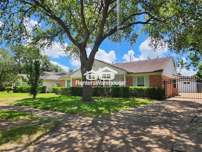 8407 Sharpcrest St in Houston, TX - Building Photo - Building Photo