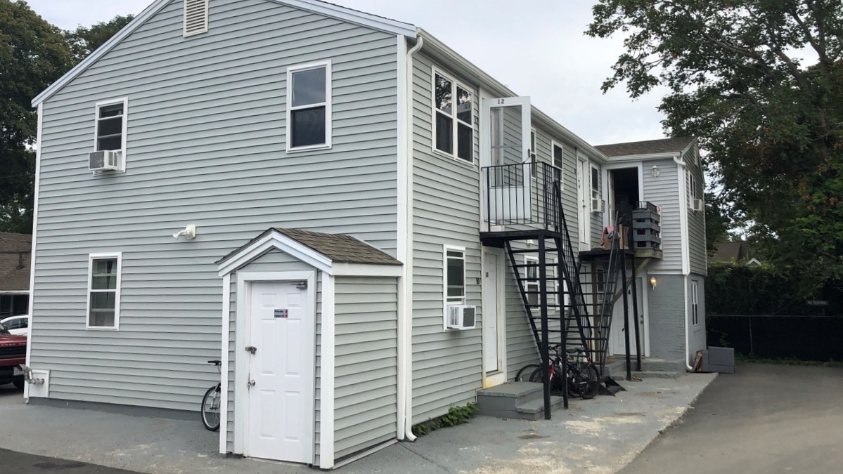 557 Main St in Hyannis, MA - Building Photo