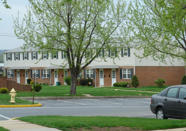 Riverview Heights Apartments in Camp Hill, PA - Foto de edificio - Building Photo