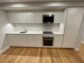 16 Fleet St, Unit 1 in Boston, MA - Building Photo - Building Photo