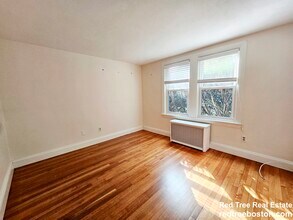 9 Keefe Ave in Newton, MA - Building Photo - Building Photo
