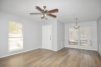 2323-2325 Miguel Ln in Arlington, TX - Building Photo - Building Photo