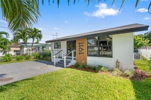 1911 SW 57th Ave in West Park, FL - Building Photo