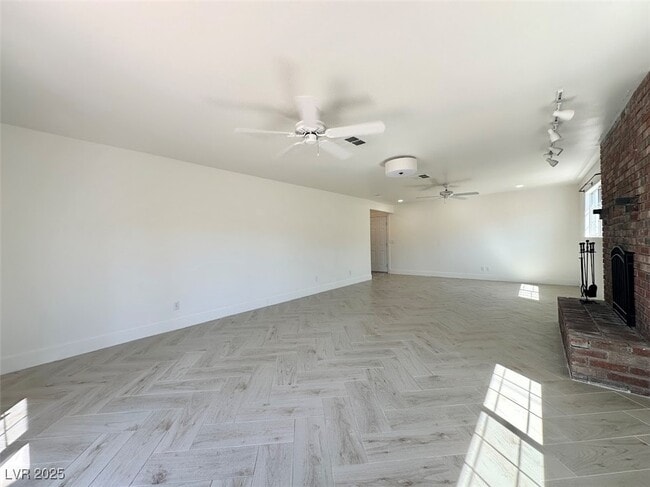 224 Autumn Ct in Henderson, NV - Building Photo - Building Photo