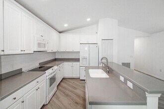 12670 Shimmering Oak Cir in Venice, FL - Building Photo - Building Photo