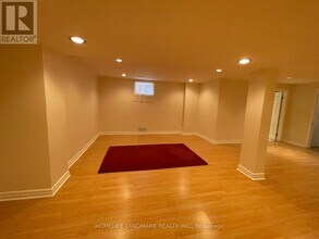 5844 Corinthian Trail in Mississauga, ON - Building Photo - Building Photo