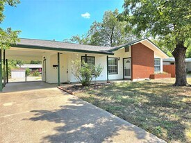 8309 Burrell Dr in Austin, TX - Building Photo