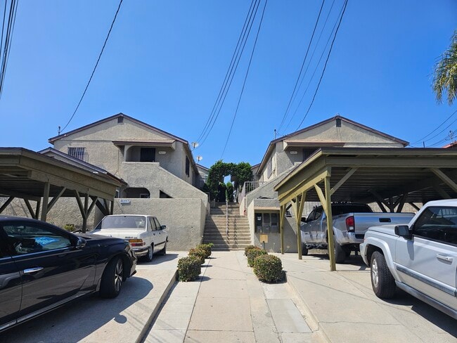 4639 E 2nd St, Unit 4637
