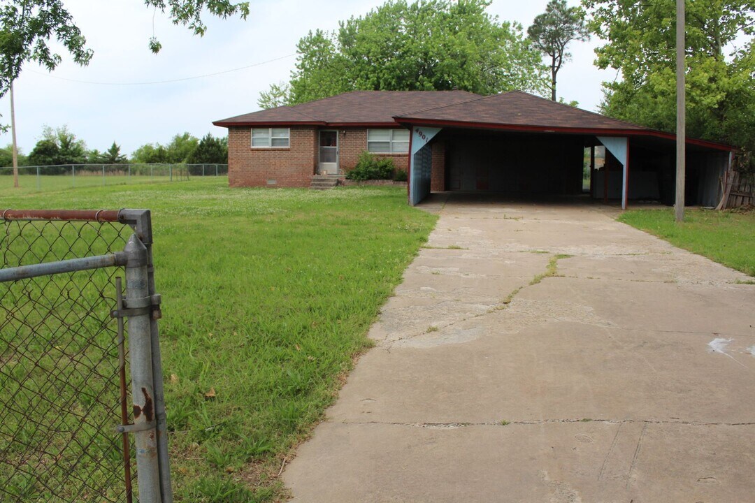 4901 Richardson Ave in Spencer, OK - Building Photo