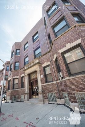 4265 N Broadway in Chicago, IL - Building Photo - Building Photo