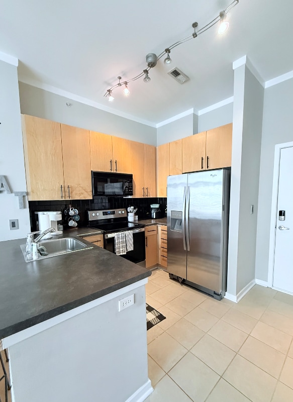 2125 Southend Dr in Charlotte, NC - Building Photo - Building Photo