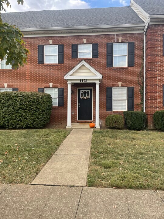 1121 Unity Dr in Lexington, KY - Building Photo