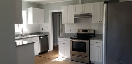 731 W Charlton St in Milledgeville, GA - Building Photo - Building Photo