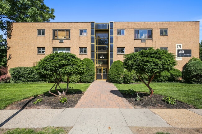 Vose Apartments in South Orange, NJ - Foto de edificio - Building Photo
