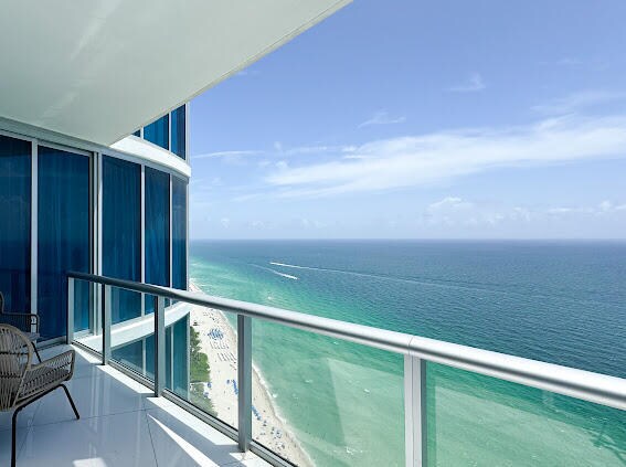17001 Collins Ave in Sunny Isles Beach, FL - Building Photo