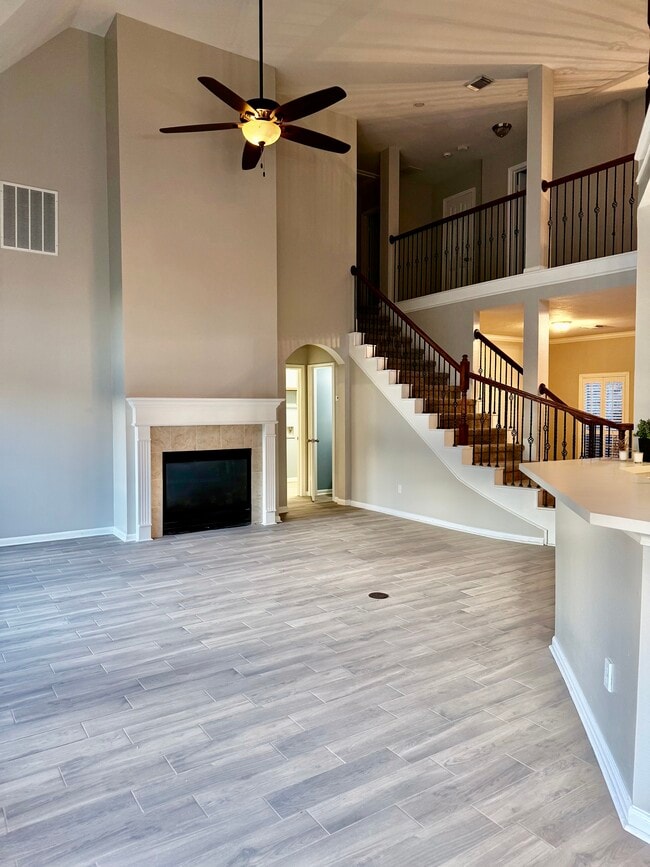 14131 Sandhill Crane Dr in Houston, TX - Building Photo - Building Photo