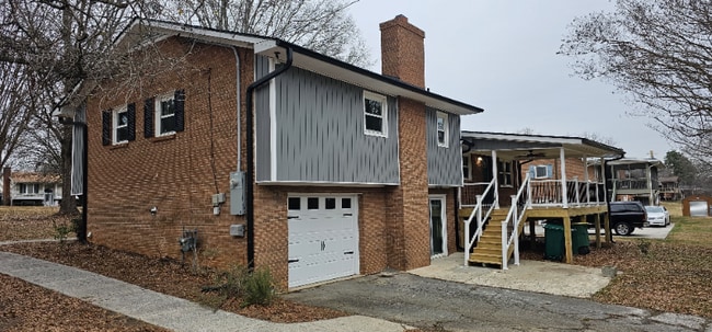 1010 Lewisville Clemmons Rd in Lewisville, NC - Building Photo - Building Photo