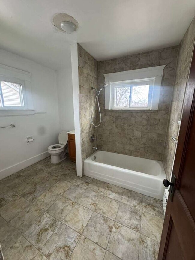 497 Lucy St in Akron, OH - Building Photo - Building Photo