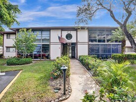 9974 N Belfort Cir in Tamarac, FL - Building Photo