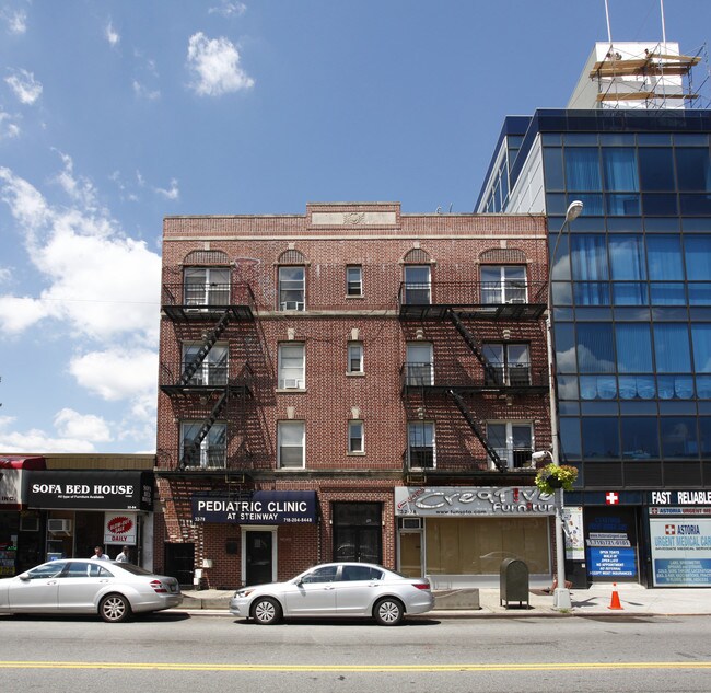 32-78 Steinway St in Astoria, NY - Foto de edificio - Building Photo