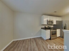 7016 Haines Mill Road in Charlotte, NC - Building Photo - Building Photo