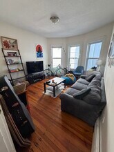 68 Winchester St, Unit 1 in Medford, MA - Foto de edificio - Building Photo