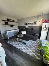 4507 146th St in Urbandale, IA - Foto de edificio - Building Photo