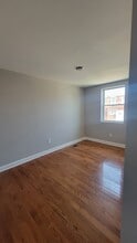 7011 Stenton Ave in Philadelphia, PA - Foto de edificio - Building Photo