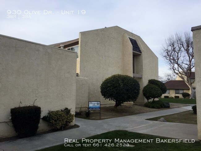 930 Olive Dr-Unit -Unit 19 in Bakersfield, CA - Building Photo - Building Photo