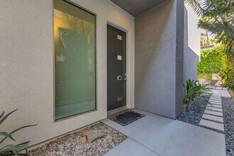 350 Goleta Way in Palm Springs, CA - Building Photo - Building Photo