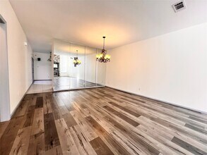 727 Bunker Hill Rd in Houston, TX - Building Photo - Building Photo