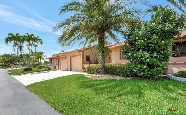 28 Walcott Dr in Boynton Beach, FL - Building Photo - Building Photo