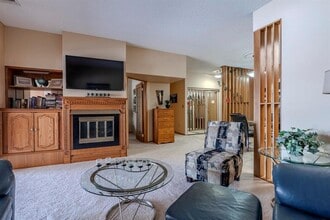 3275 Pembina Hwy in Winnipeg, MB - Building Photo - Building Photo