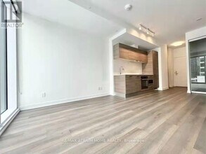 3-303 Gloucester St in Toronto, ON - Building Photo - Building Photo